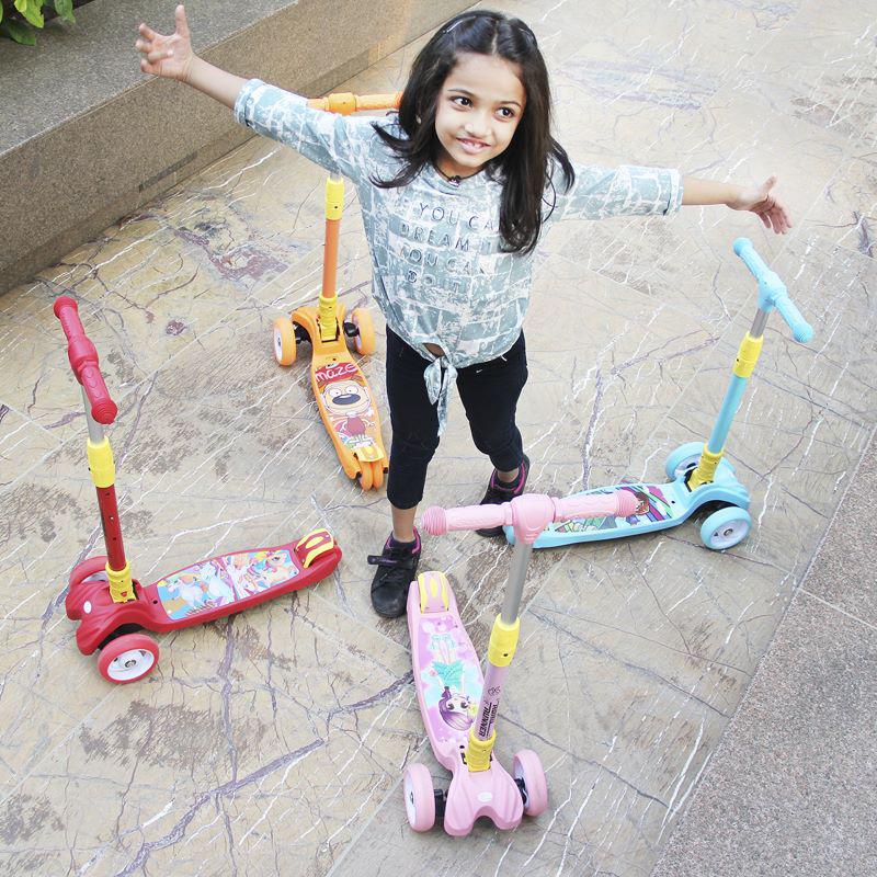 Road Runner Scooter For Kids - PU LED Wheels, 4 Level Height Adjustment, Anti Slip Deck, Safety Certified, 3-Wheel scooter, Easy use, 3-7years - Black